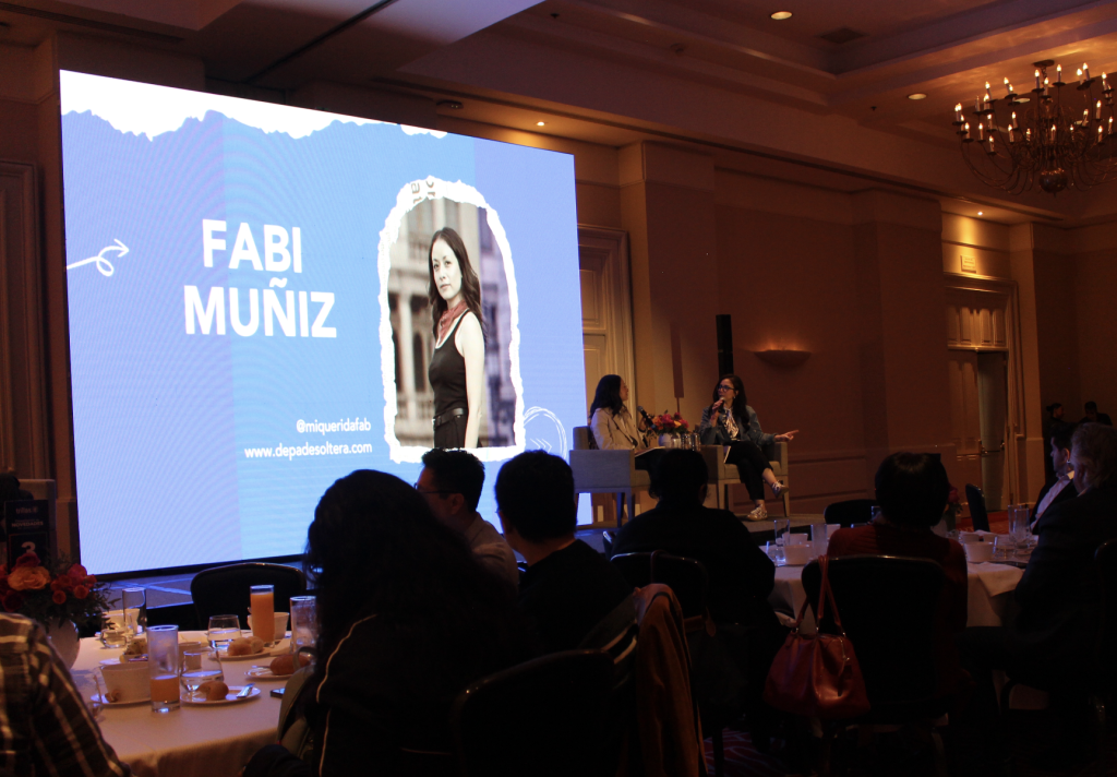 Fabiola muñiz, presentación del libro Depa de soltera, guia para independizarte por Editorial  Trillas